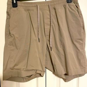 Mens Lululemon Bowline khaki short Size L